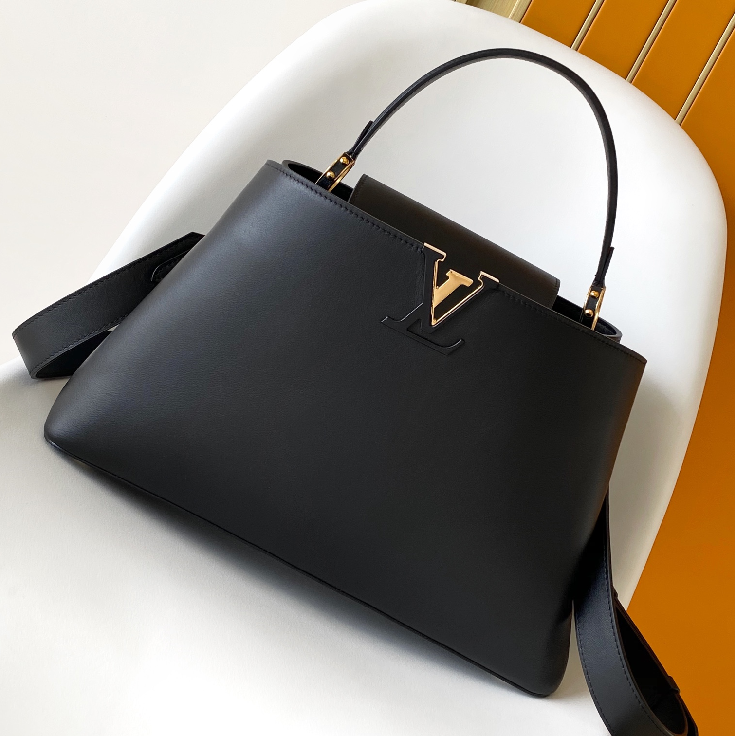 LV-Capucines Souple Large handbag