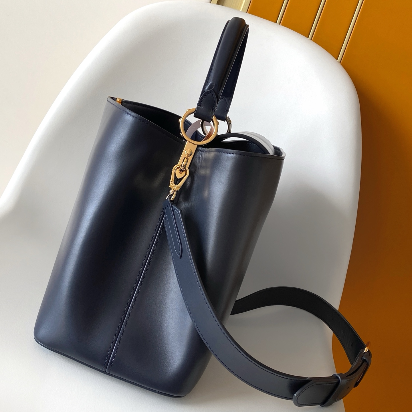 LV-Capucines Souple Large handbag