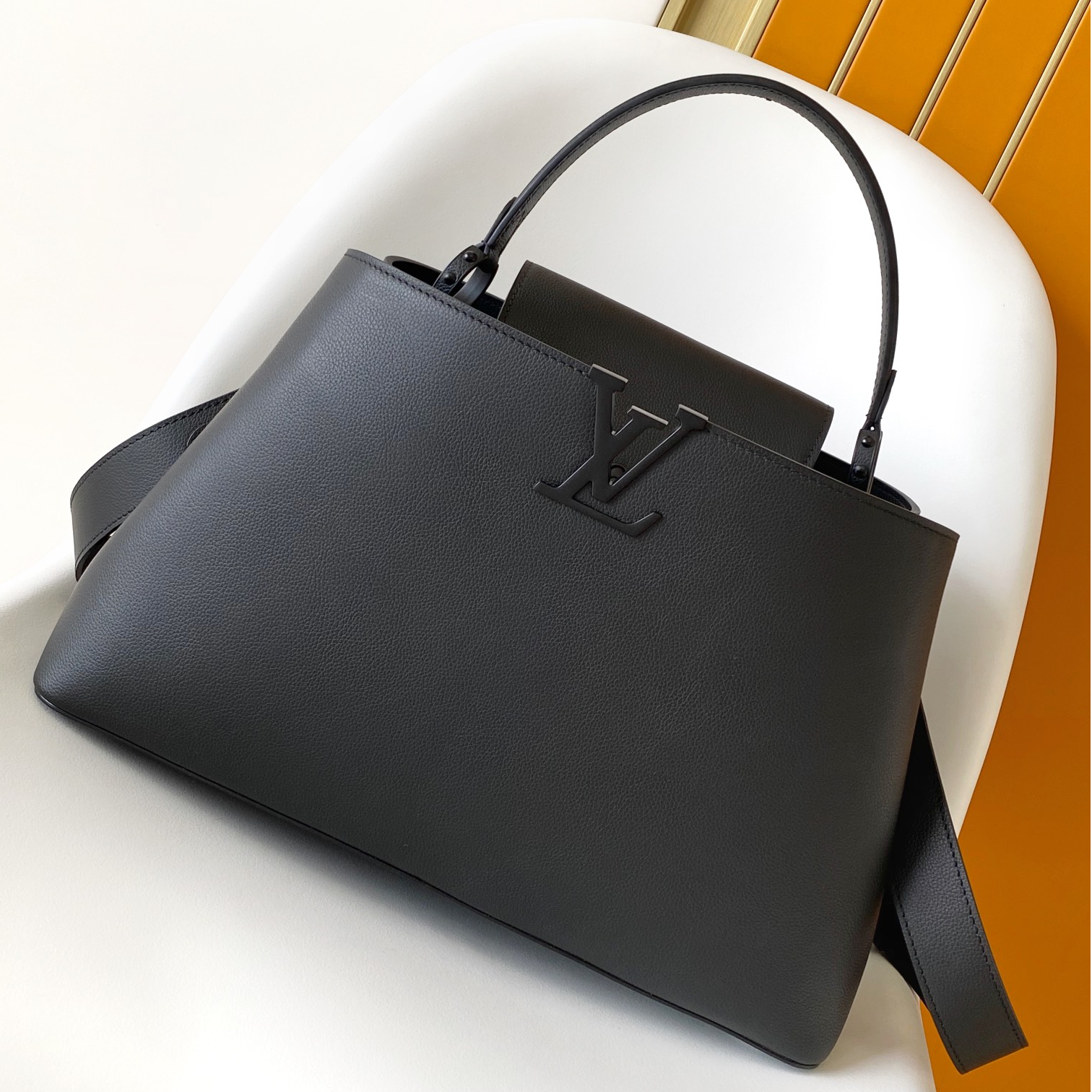 LV-Capucines Souple Large handbag