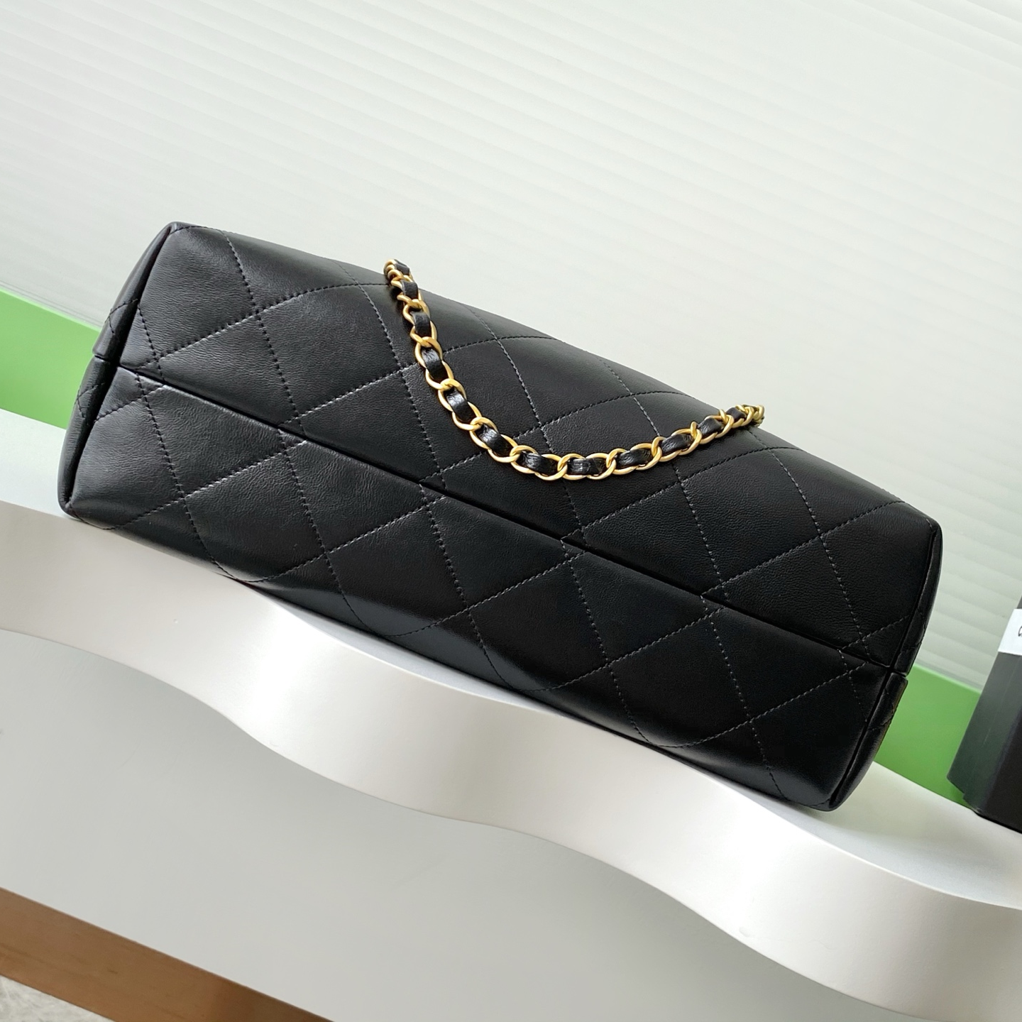 Chanel-25A large capacity hobo bag