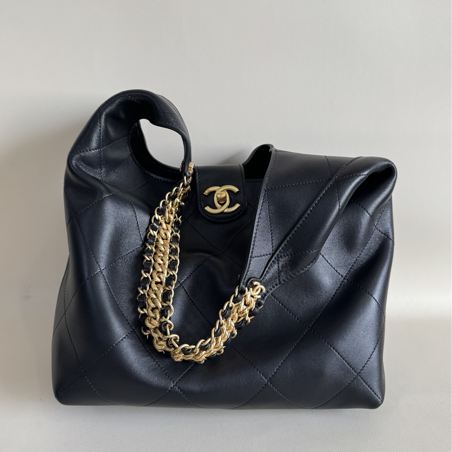 Chanel-25P Spring and Summer hobo bag