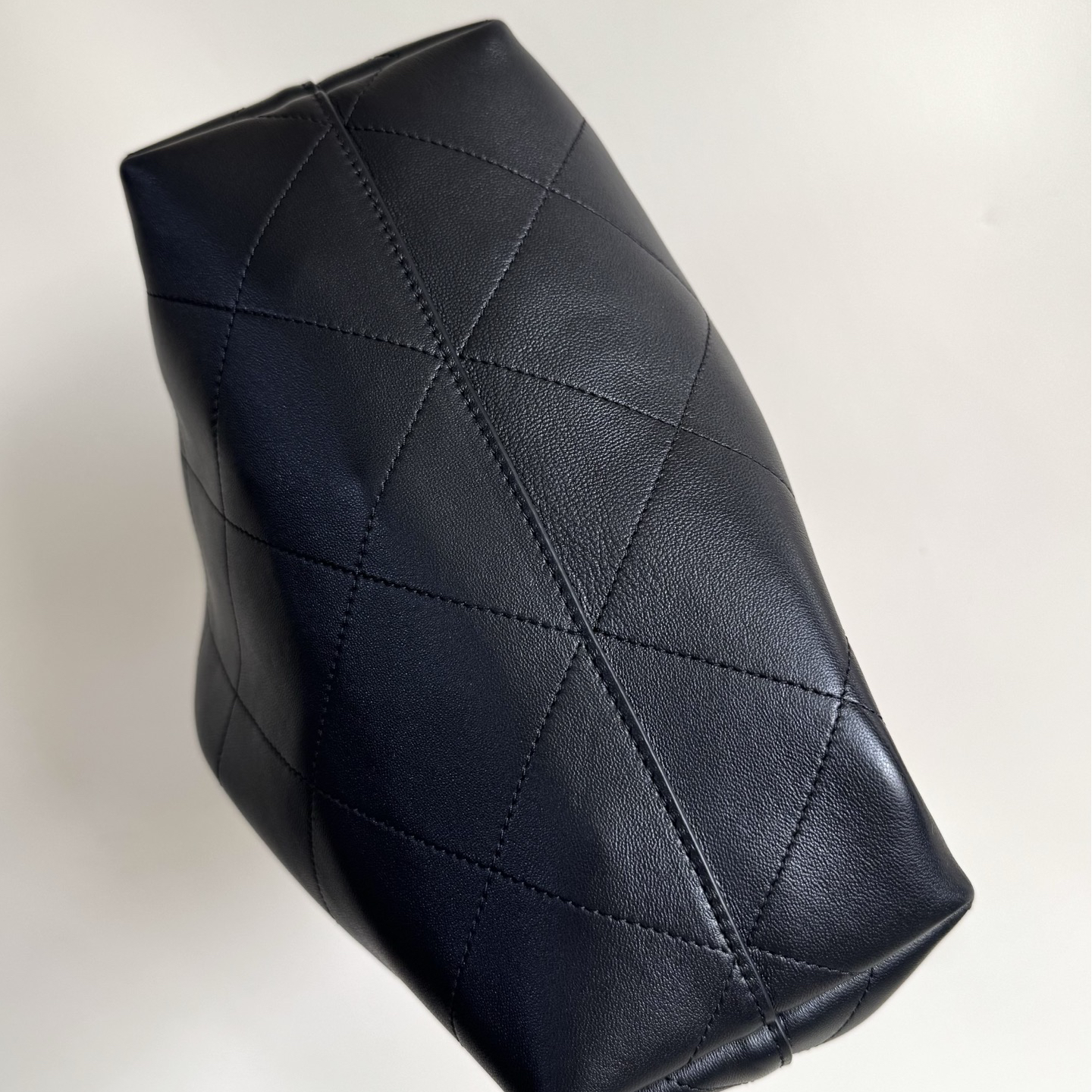 Chanel-25P Spring and Summer hobo bag