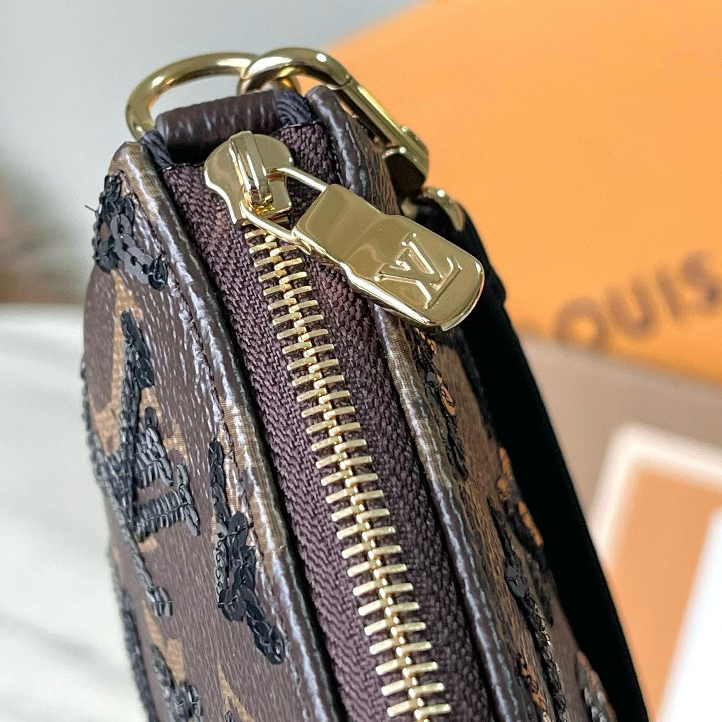 LV-Pochette Accessolres