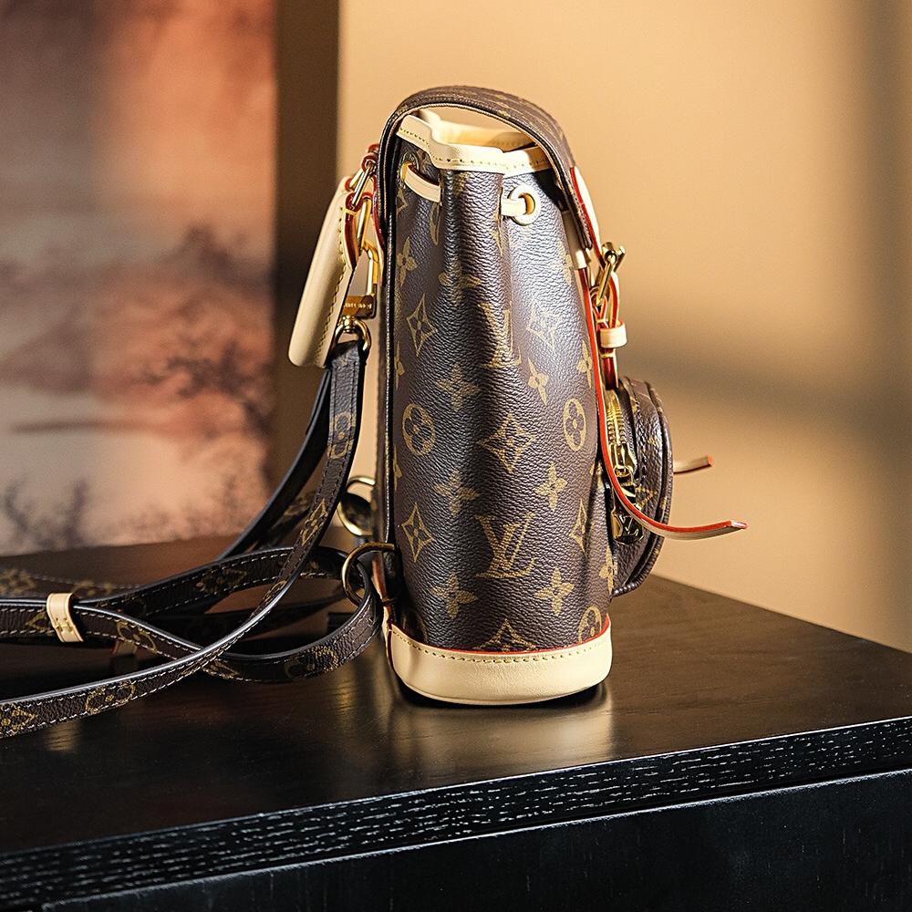 LV-N𝐌𝐎𝐍𝐓𝐒𝐎𝐔𝐑𝐈𝐒