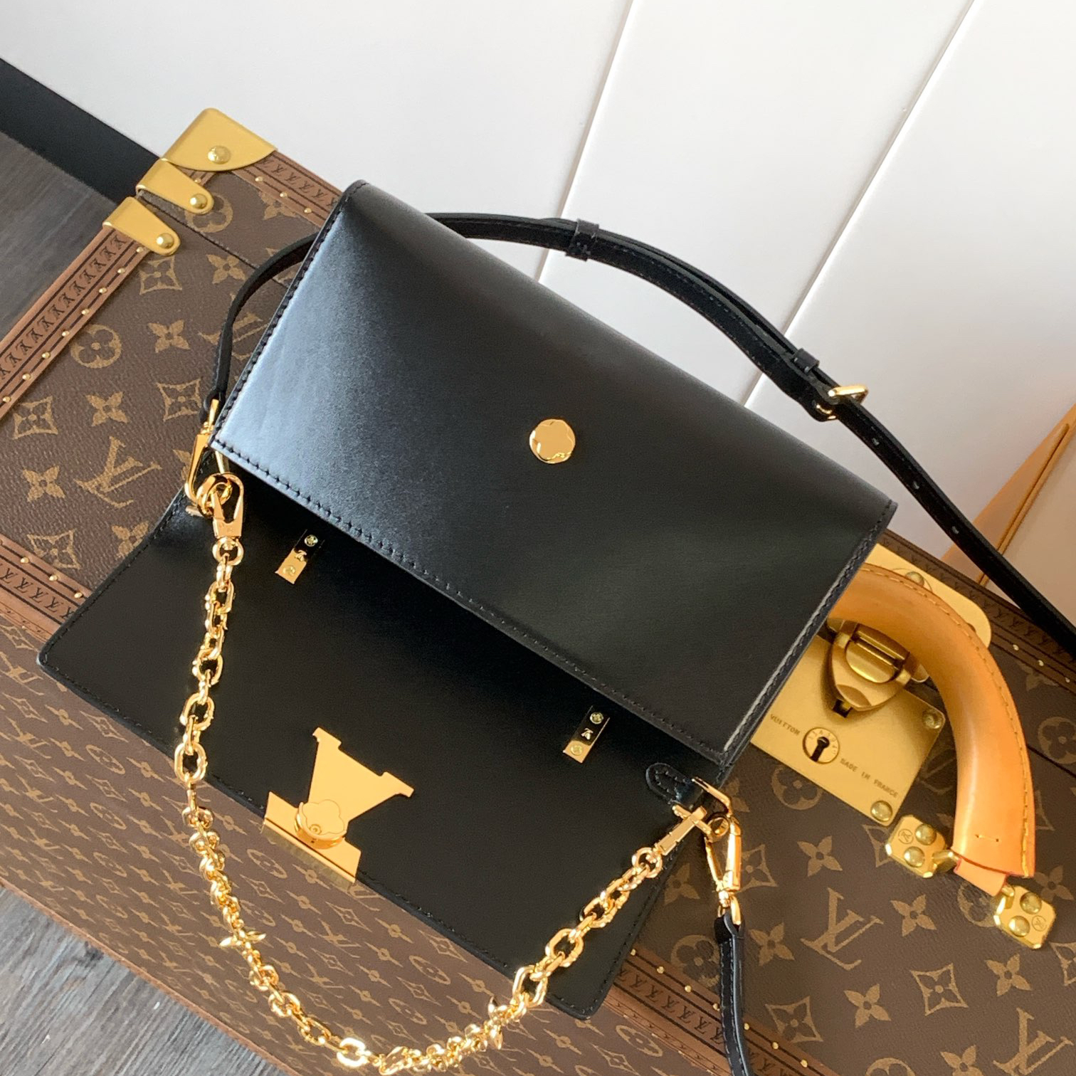 LV-Wallet On Chain Capucines Handbag