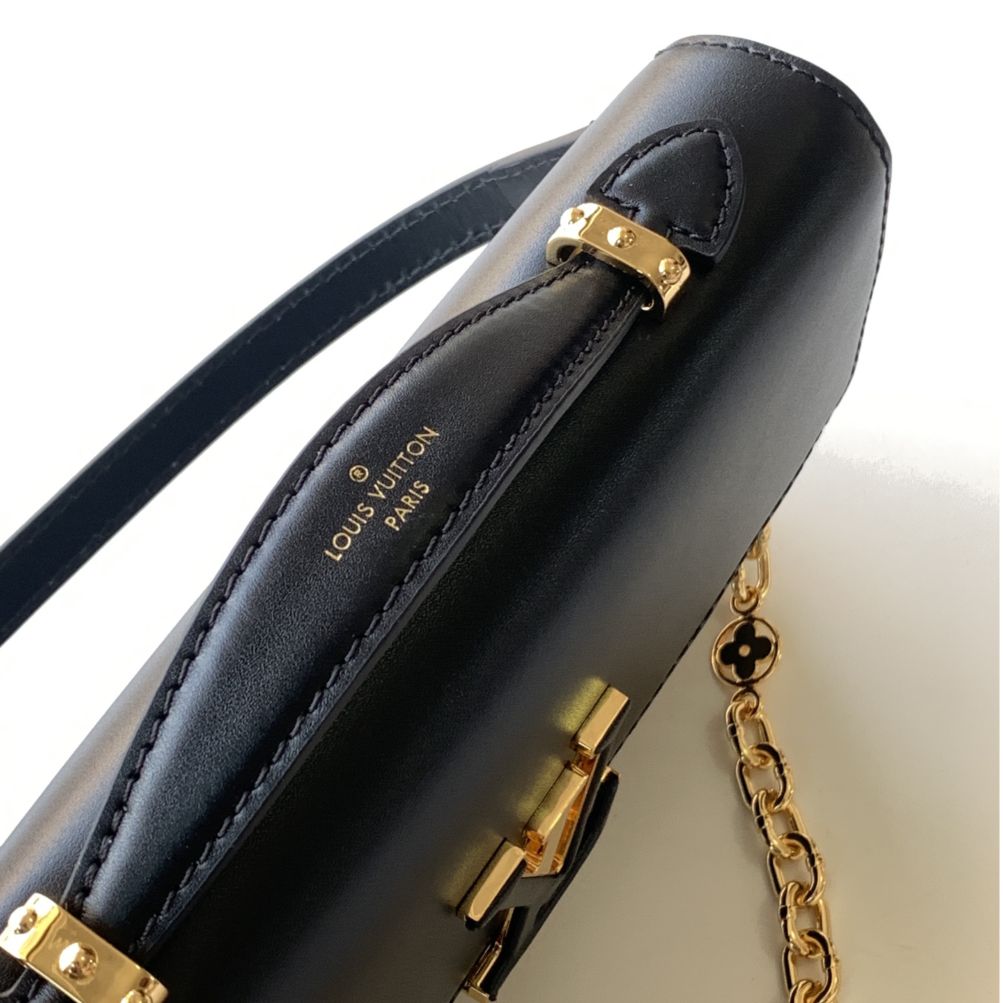 LV-Wallet On Chain Capucines Handbag