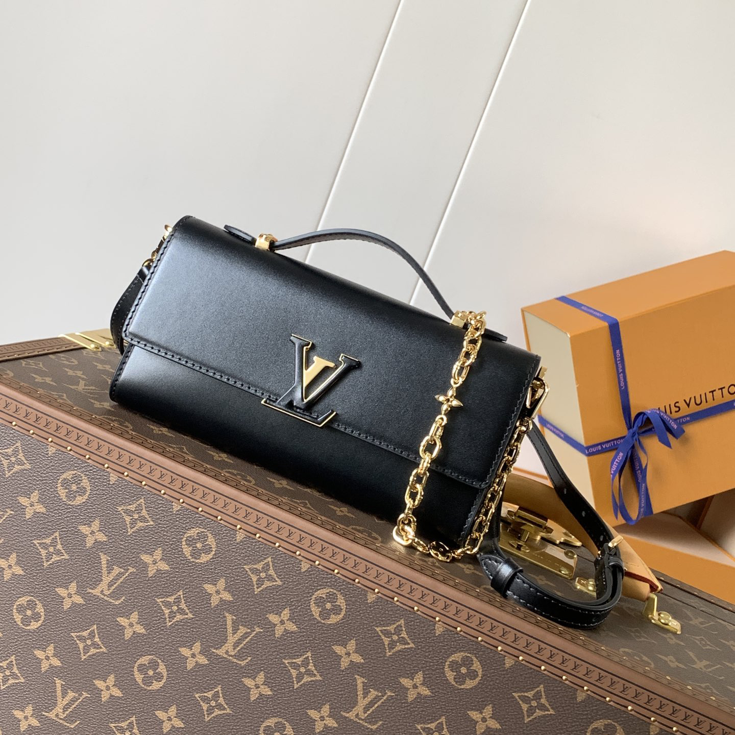 LV-Wallet On Chain Capucines Handbag