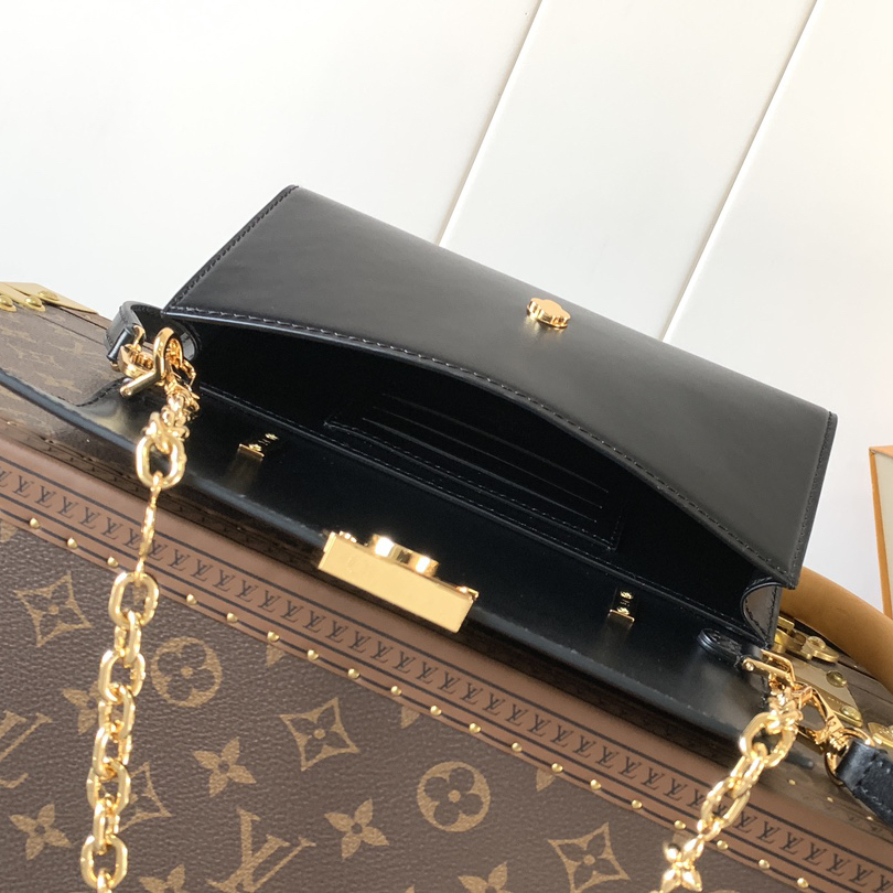 LV-Wallet On Chain Capucines Handbag