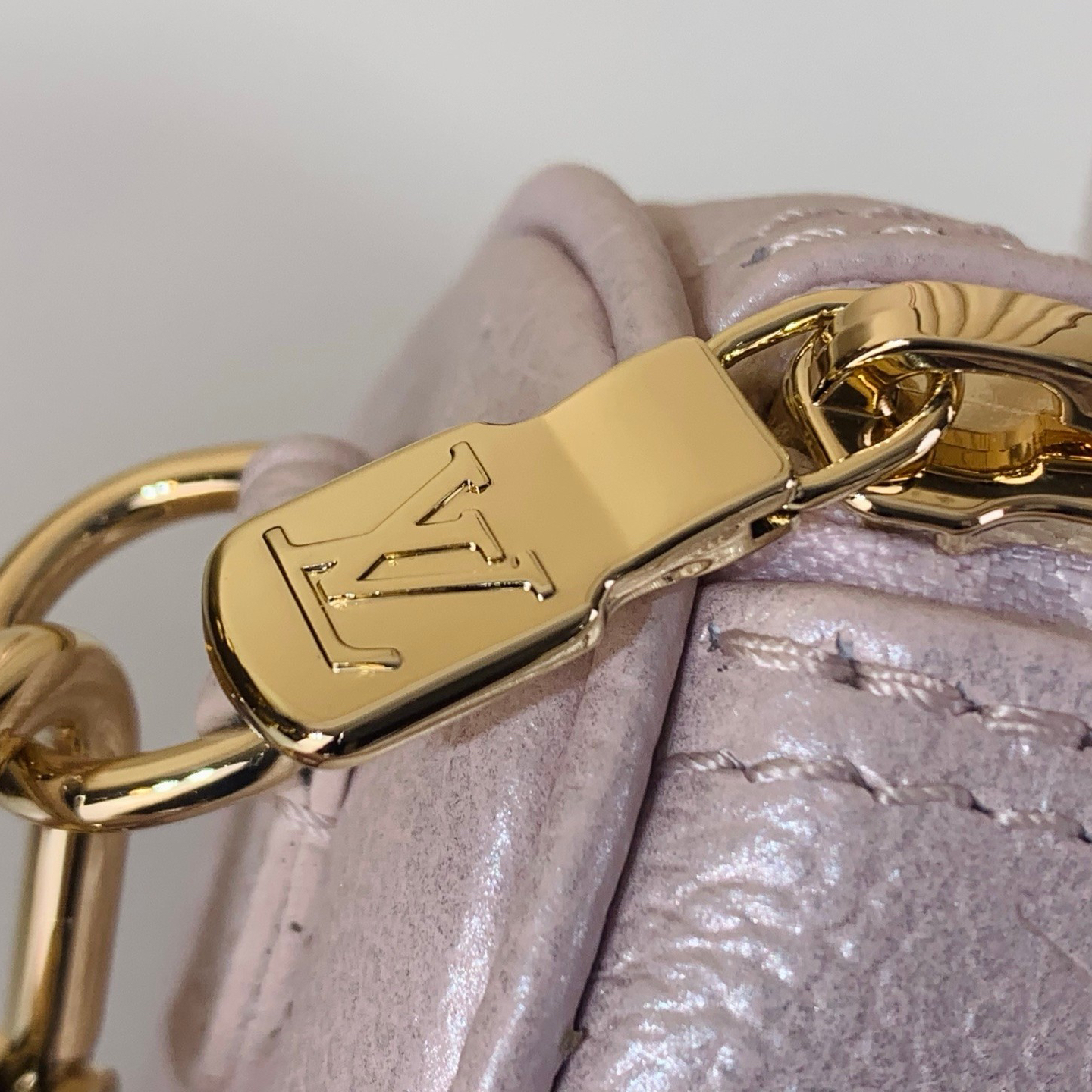 LV-Nano Speedy Pearl Powder Handbag