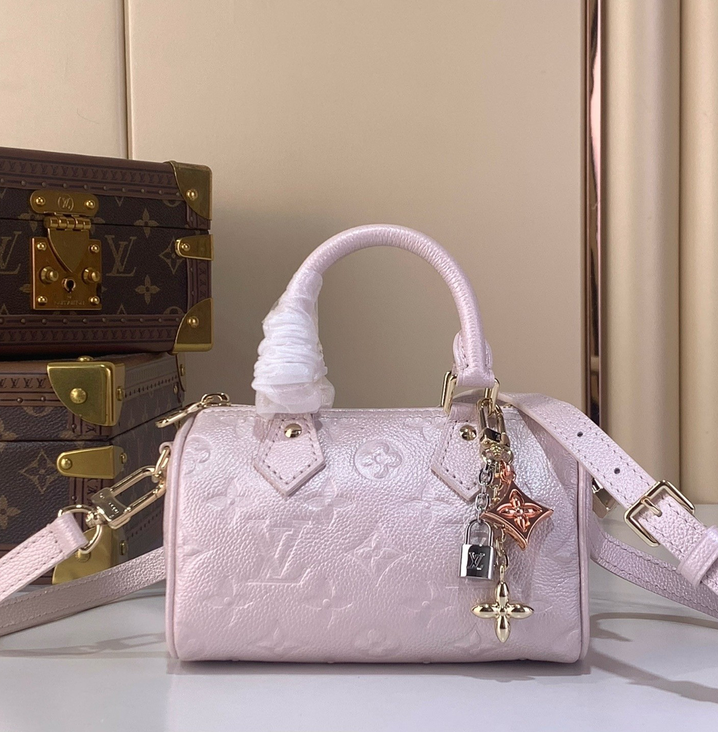 LV-Nano Speedy Pearl Powder Handbag