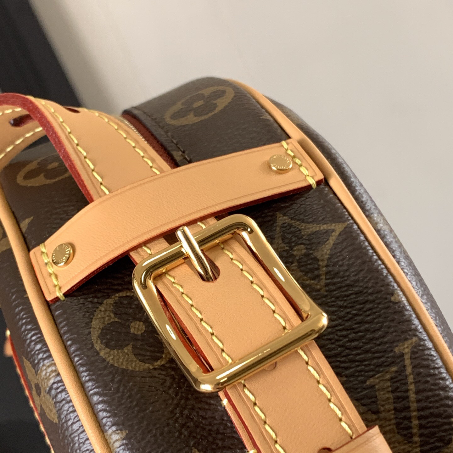 LV-BOITE CHAPEAU SOUPLE Handbag