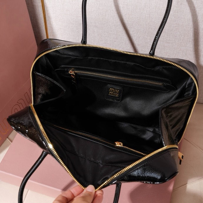 MiuMiu-Oil wax lacquered leather new tote bag