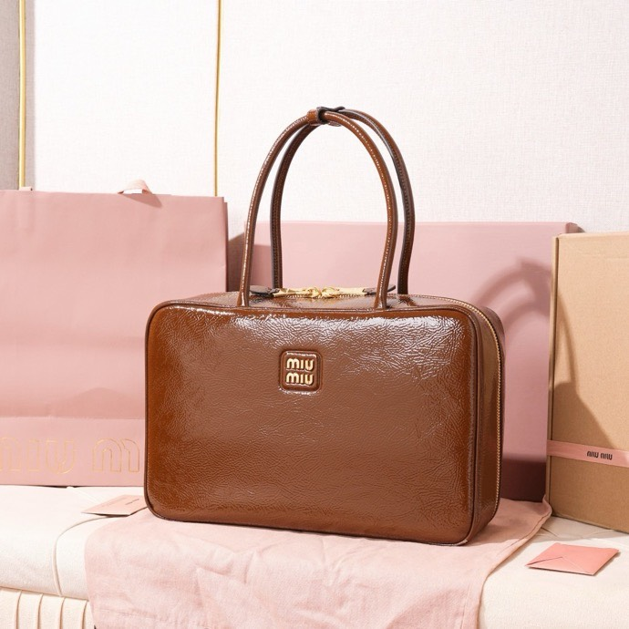 MiuMiu-Oil wax lacquered leather new tote bag