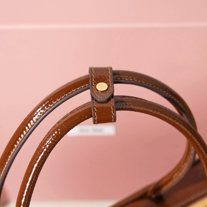MiuMiu-Oil wax lacquered leather new tote bag