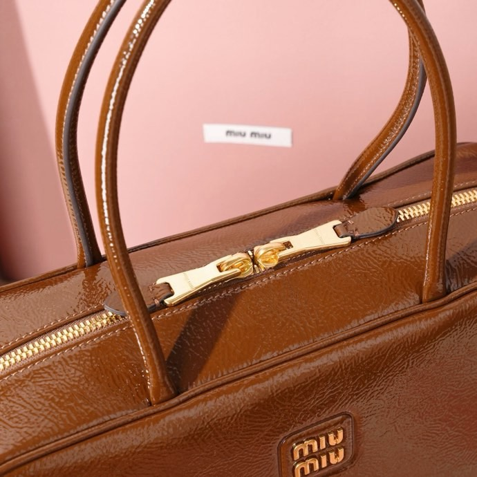 MiuMiu-Oil wax lacquered leather new tote bag