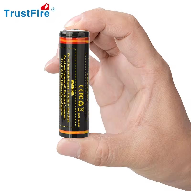 100% original TrustFire 3000mAh 3.7V 18650 Li-ion Rechargeable Battery With protection board