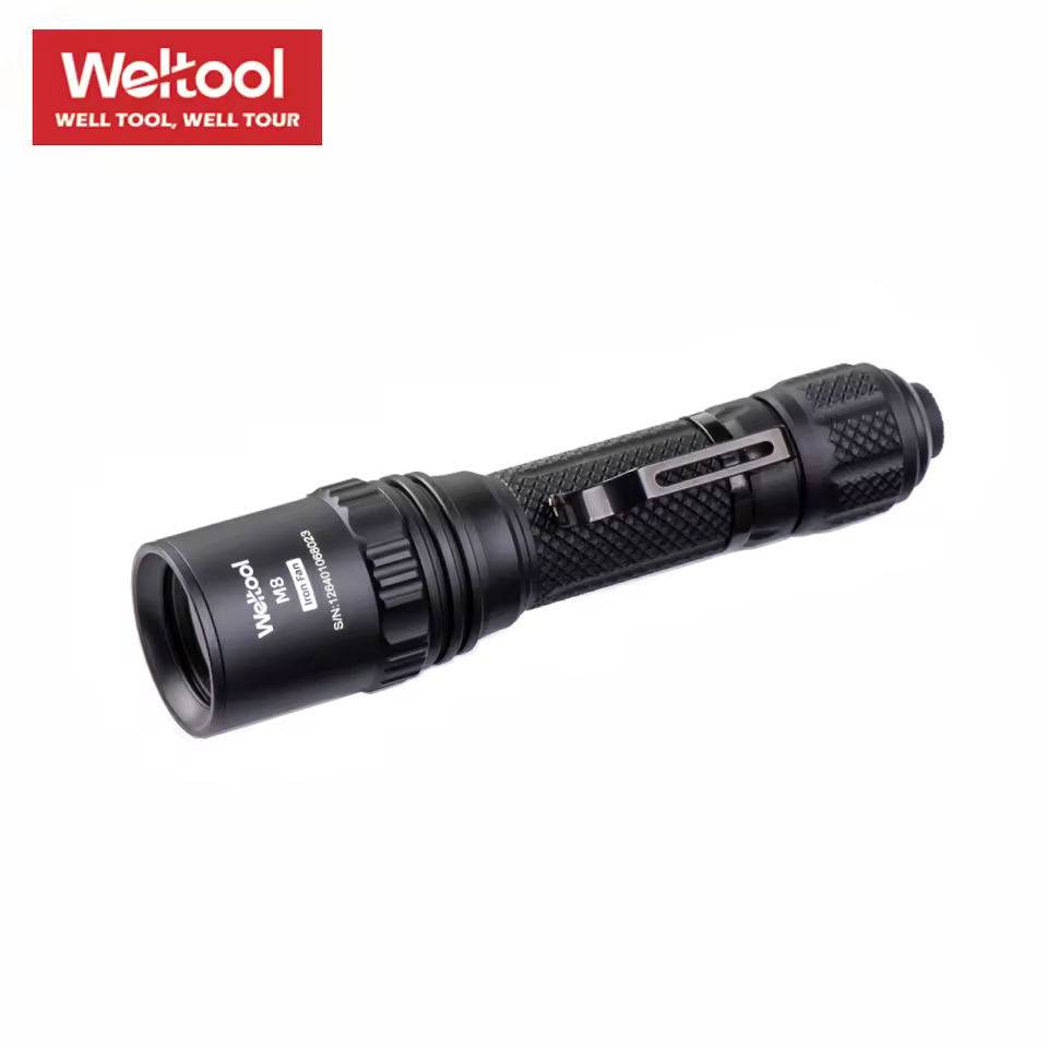 Weltool M8 Internal zoom flashlight 18650 focus 860 lumens 574 meters long shot