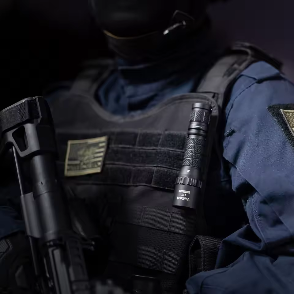 Weltool T17 Iron face eye durable tactical flashlight 600 lumen constant bright, do not drop gear is not hot