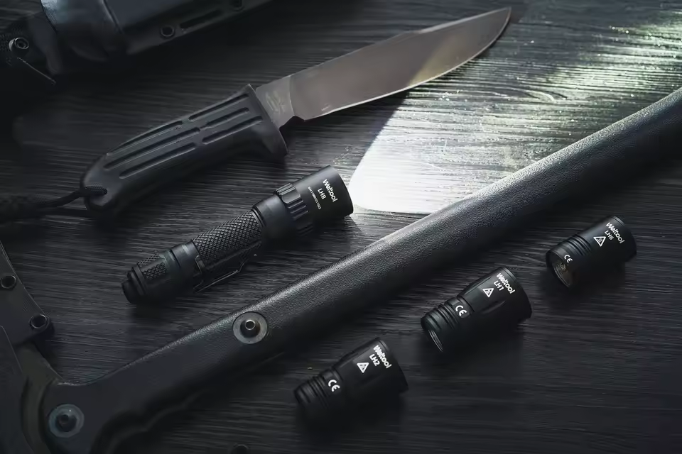 Weltool BB18 tube body and TC20 tail cover set compatible with LH series lamp heads and SF M600DF--Black