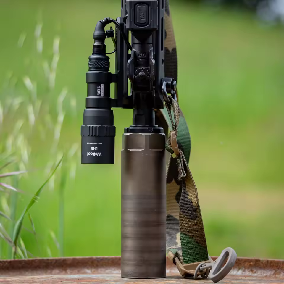 Weltool W35B Focus on far-range LED tactical light, 5700K color temperature 83900 Kendra