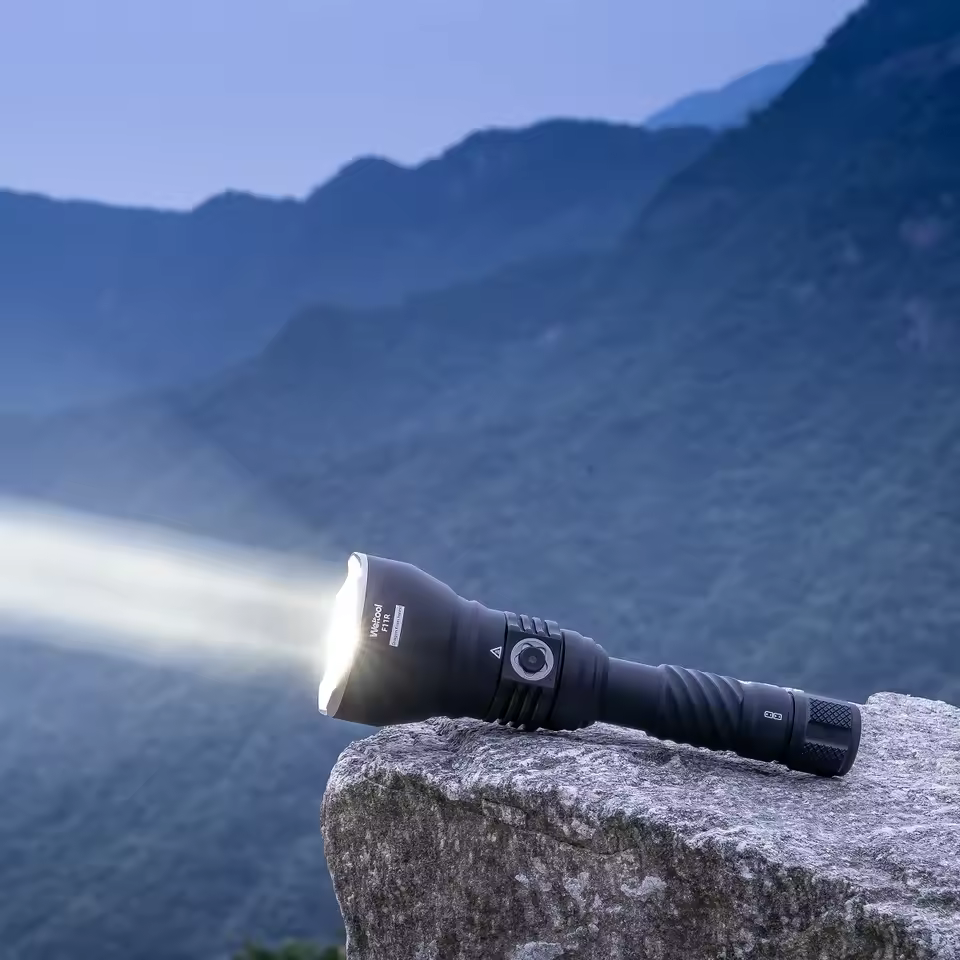 Weltool F11R“Dragon from Forest” Rechargeable long-range LED flashlight