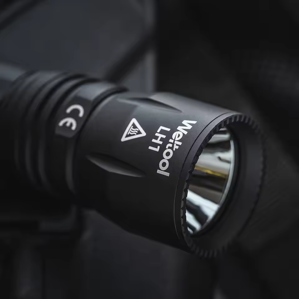 Weltool LH1 686 lumen tactical lamp head, single 89,000 Kendra shot 598 meters---golden