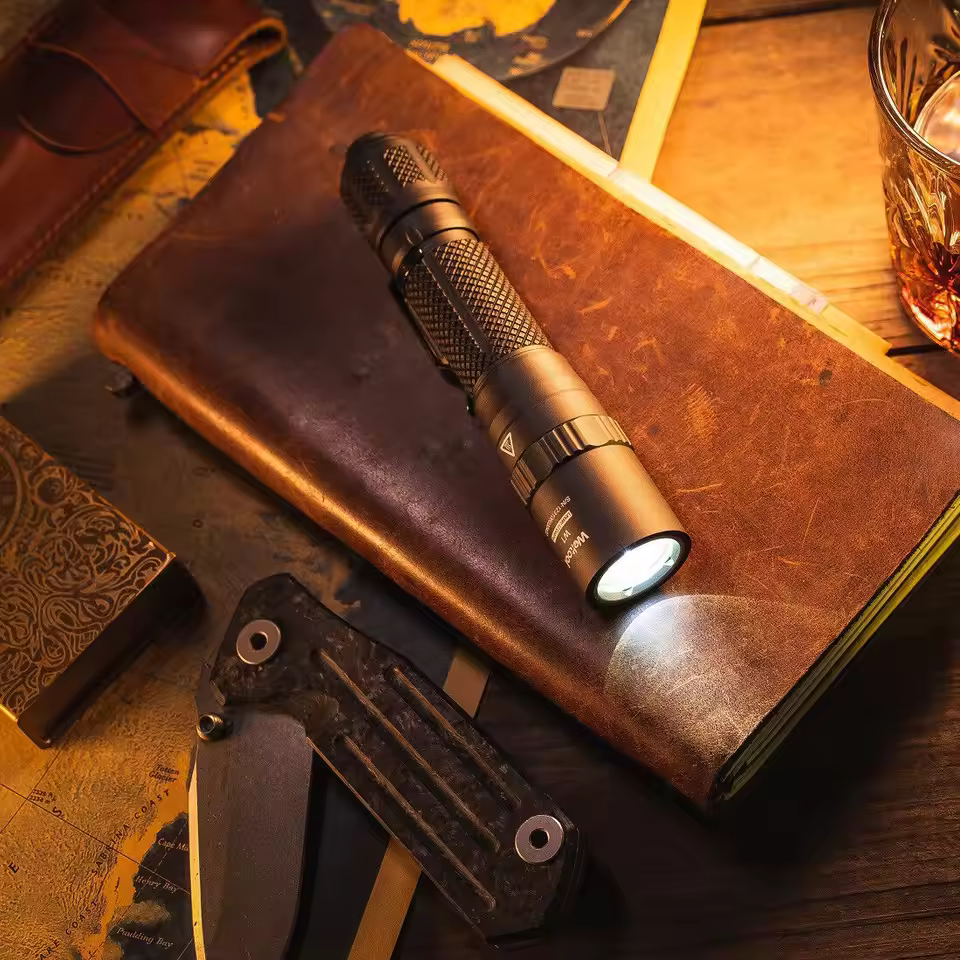 Weltool W1 Flood LEP concentrated far-range flashlight 175,000 cd white laser--Black