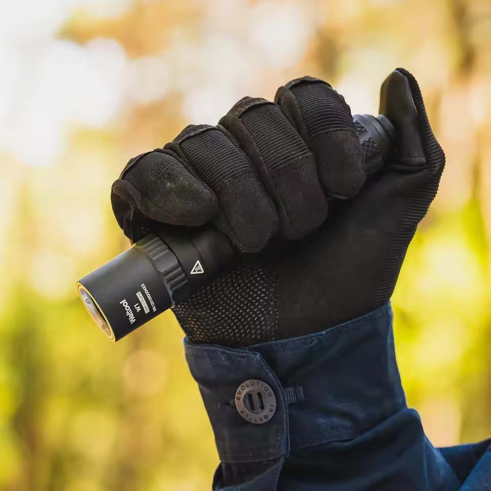 Weltool W1 Flood LEP concentrated far-range flashlight 175,000 cd white laser--Black