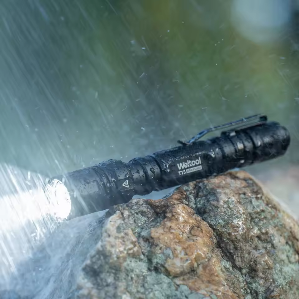 Weltool T15 Elfin Flutist LED tactical flashlight