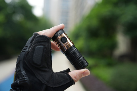 MANKERLIGHT E14 IV Brightest EDC Flashlight