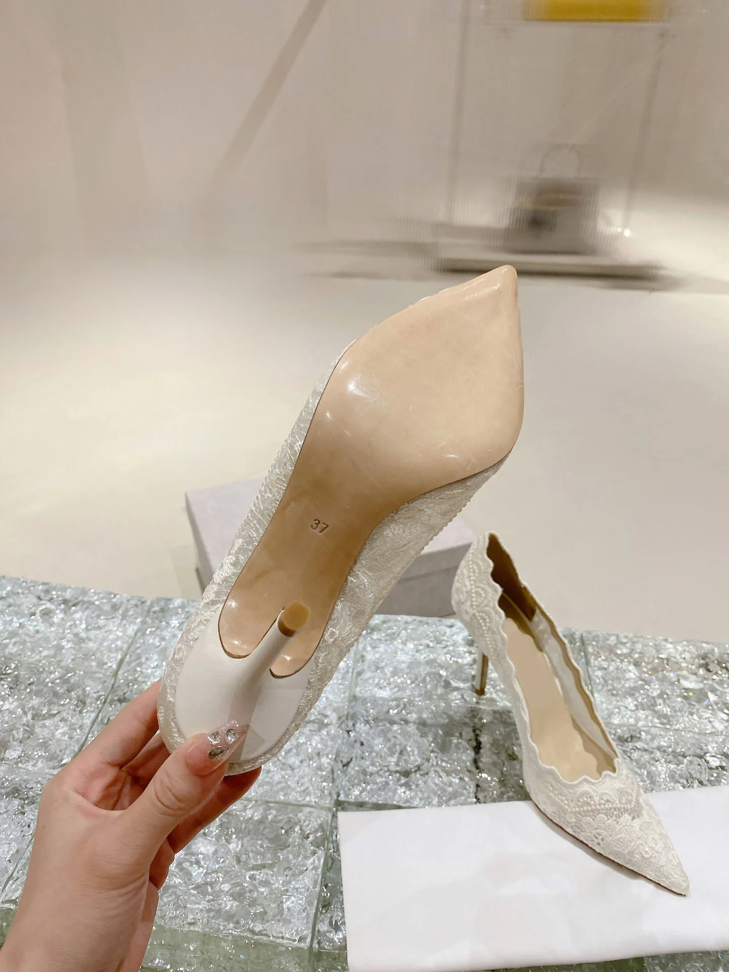 White Lace Hollow Embroidery Pointed Thin Heel High Heel