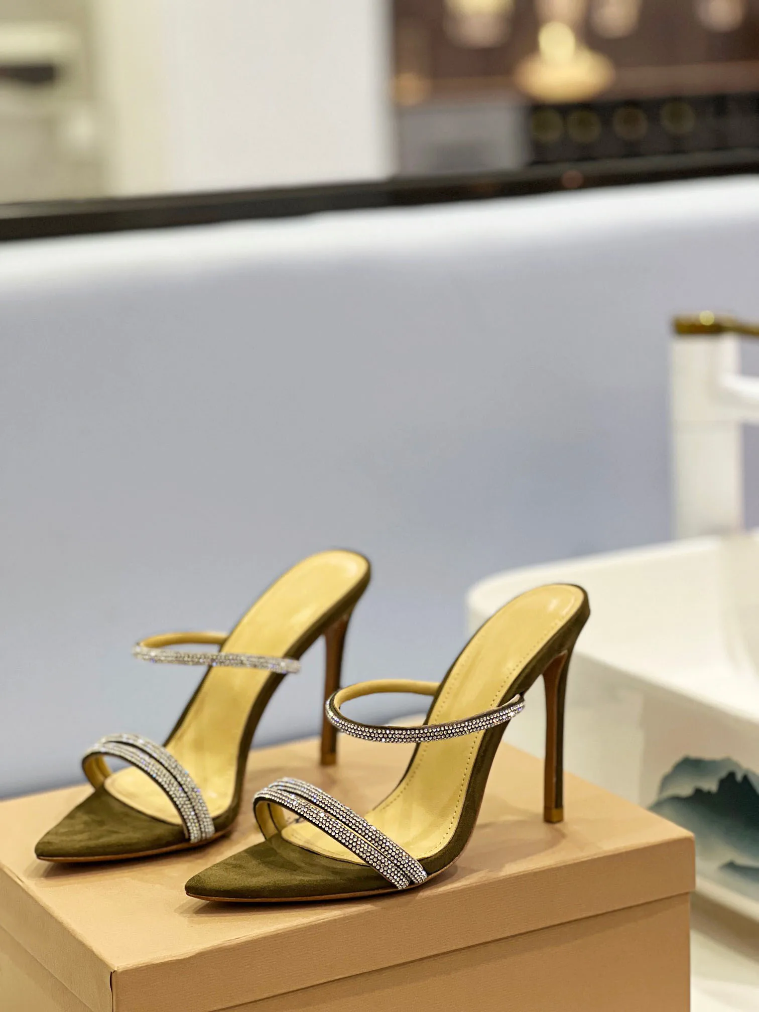 New Water Diamond Paired with Cashmere Fabric Pointed Thin Heels Sexy High Heel