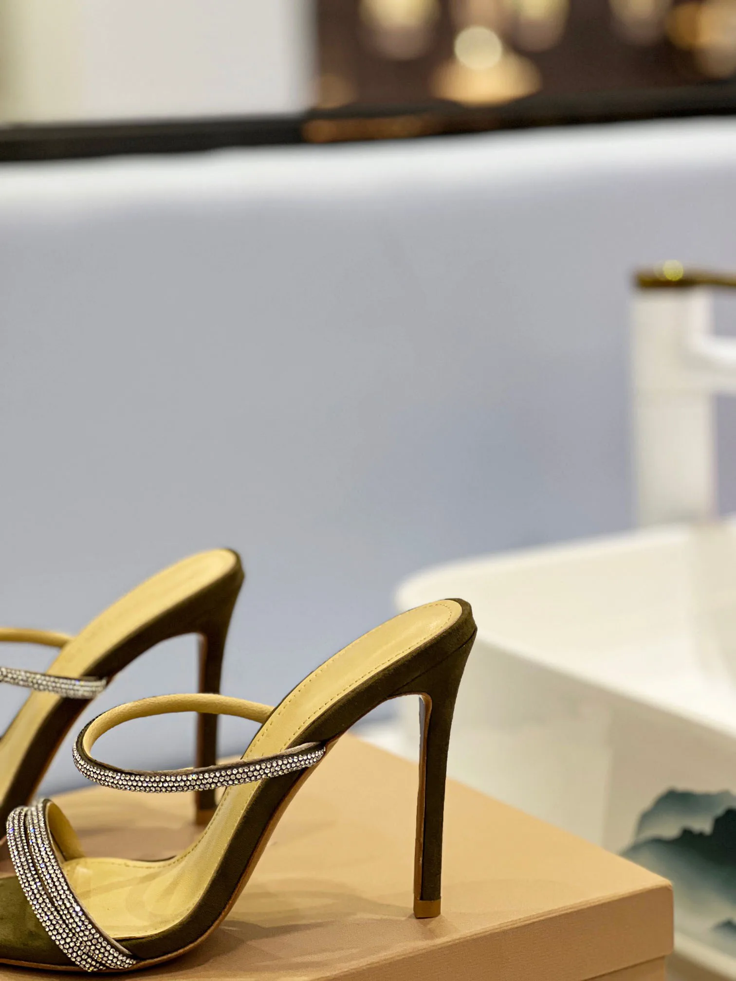 New Water Diamond Paired with Cashmere Fabric Pointed Thin Heels Sexy High Heel