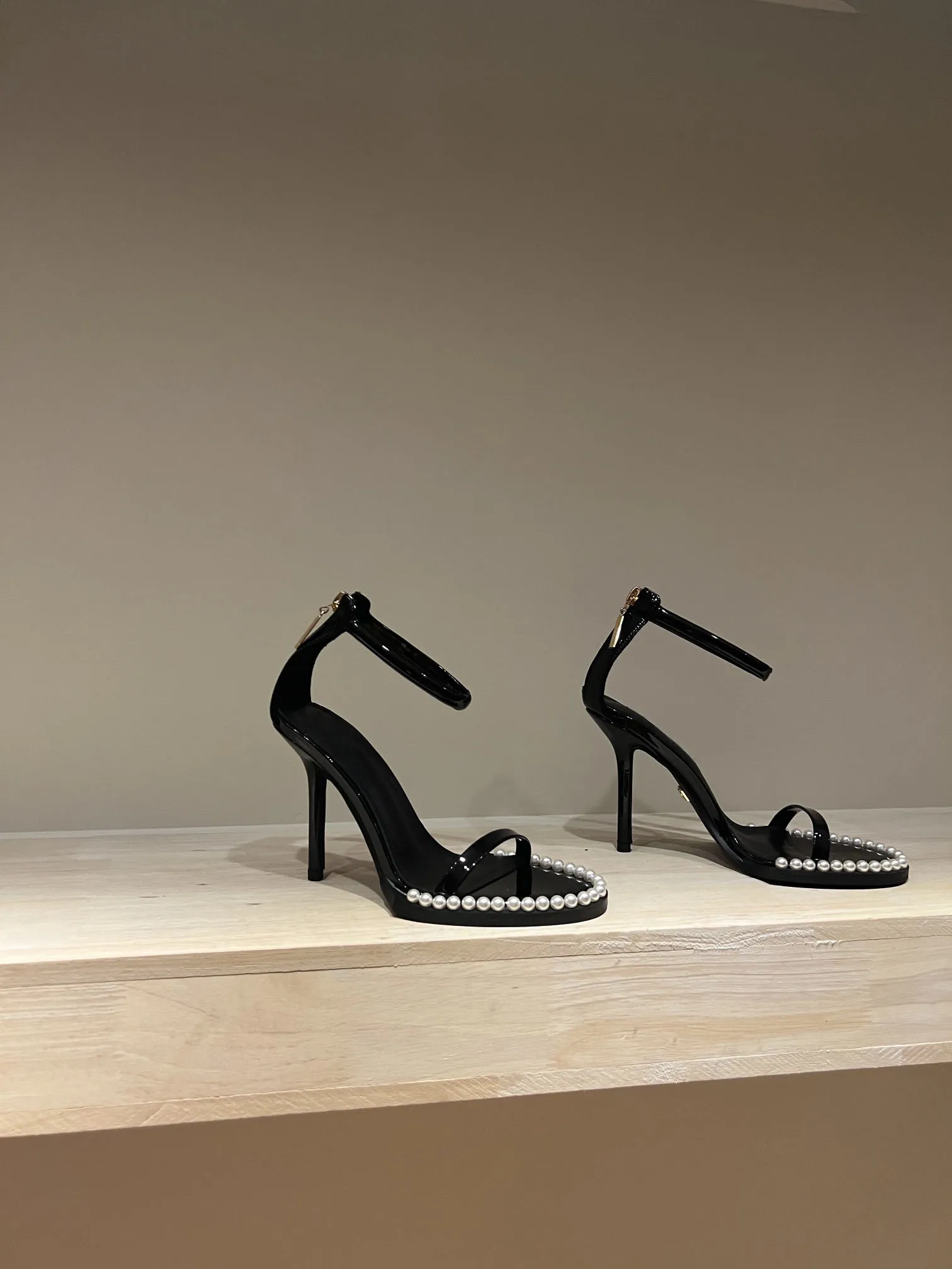 Women's Back Zipper Sexy Slim Heels