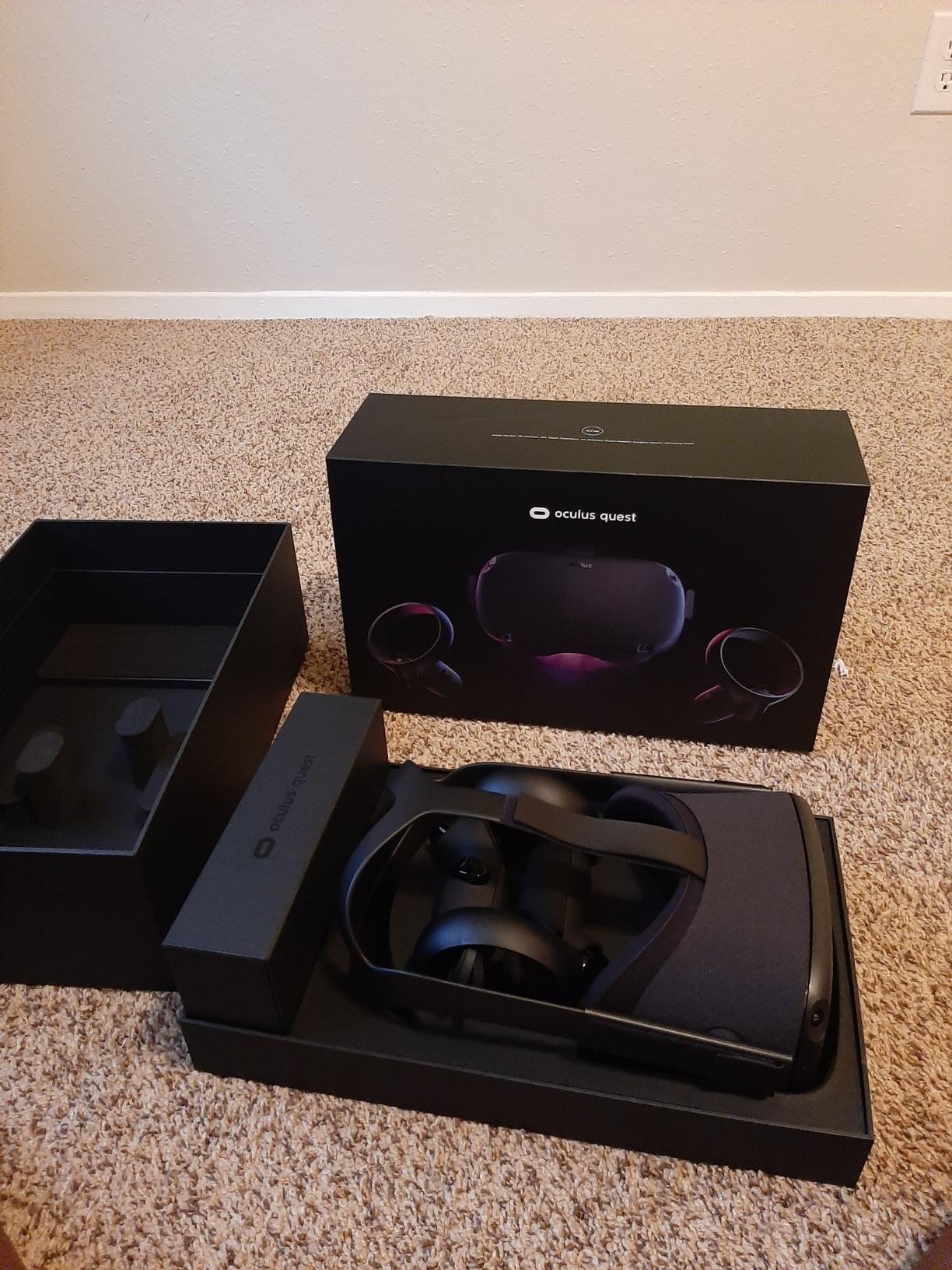 Oculus Quest All-in-one VR Gaming Headset – 64GB